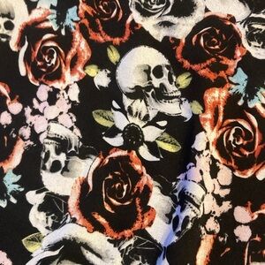 torrid Black Floral & Skull Short Sleeve Tee